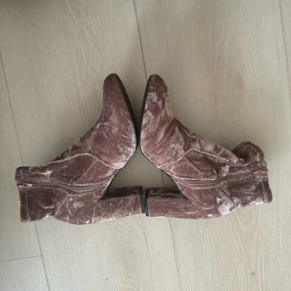 Steve Madden gaze velvet bootie - Picture 6 of 11